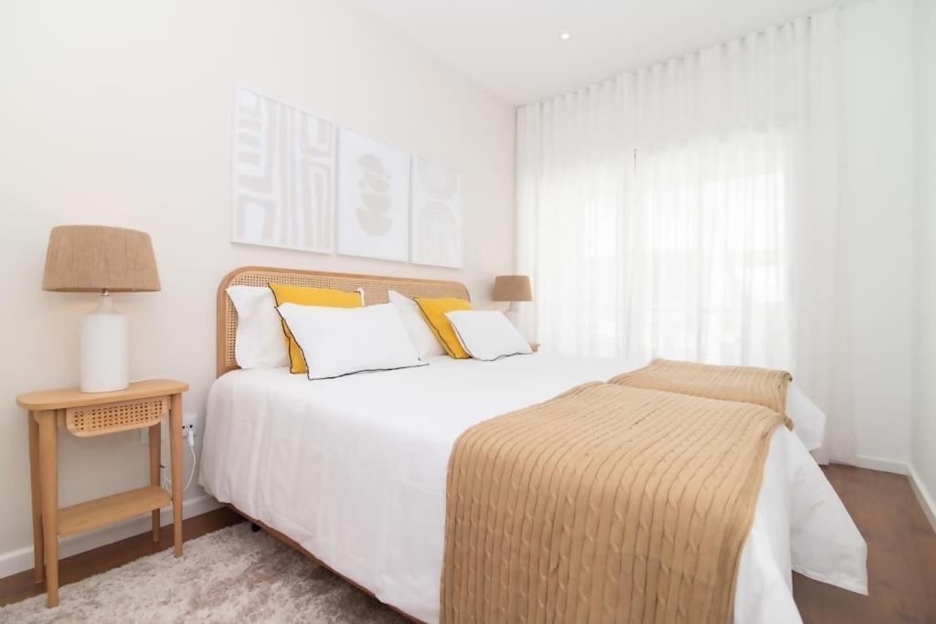 Cozy Sea View Apartment Near City & Airport Ponta Delgada  Exterior photo