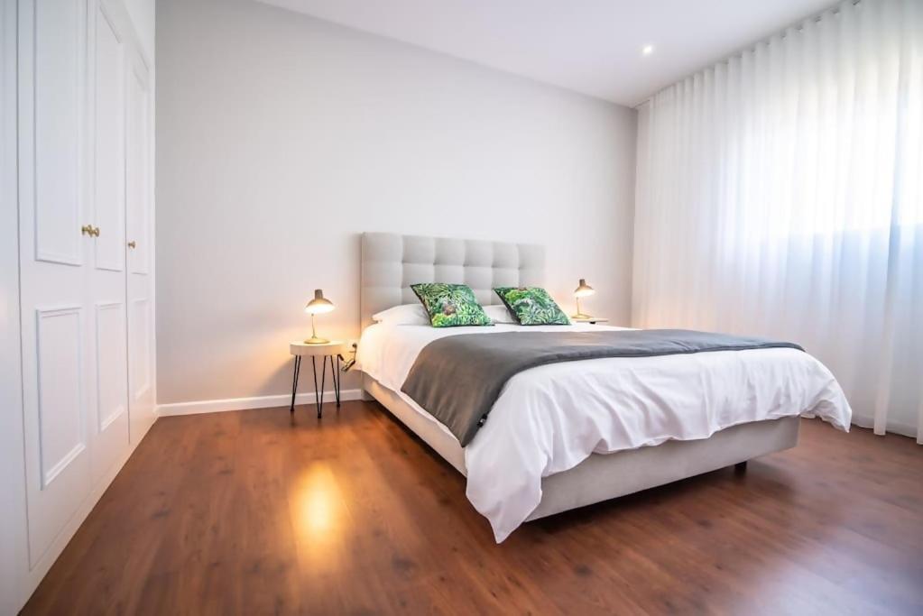 Cozy Sea View Apartment Near City & Airport Ponta Delgada  Exterior photo